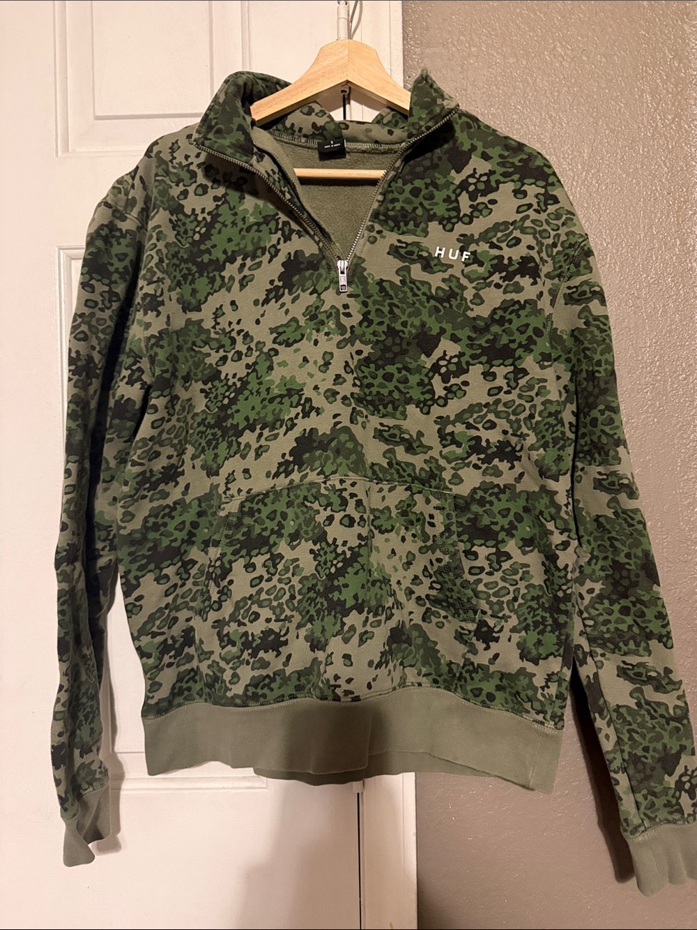 HUF Men's Olive Green Camo Half-Zip Pullover